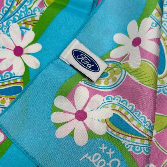 Lilly Pulitzer x Ford Breast Cancer Awareness Multicolor Floral Print Scarf - Picture 4 of 5